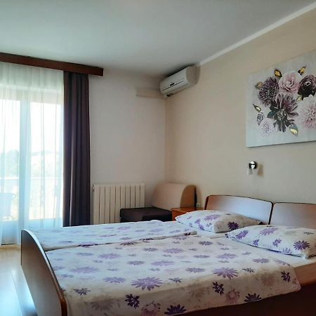 Pansion Katarina Bed & Breakfast Malinska Ngoại thất bức ảnh